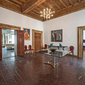  Apartment Ancient Palace In Downtown
