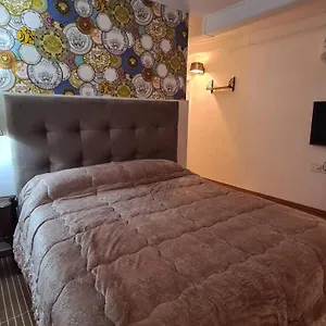 Apartment Hybris Campo De' Fiori