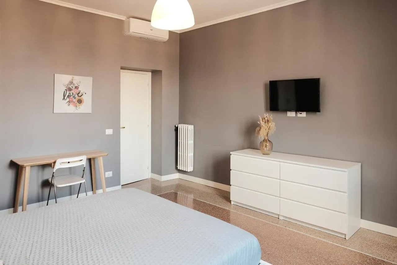 Family Apartment Near Vatican Museum Rome
